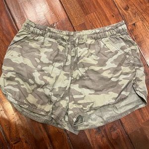 Comfy Camo Short